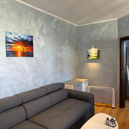 Lejlighed 1-bedroom - Bathtub - 10mins From Skilift Gondola - Freewifi - Workdesk - Heating - Full Kitchen At Edelweiss